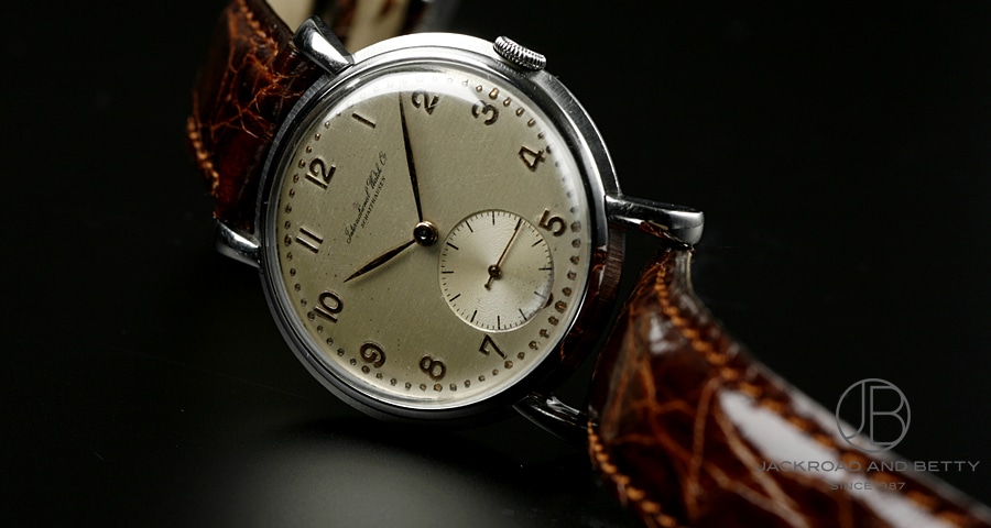 1950年代製のヴィンテージIWC、Cal.88を搭載したラウンドモデル