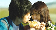 劇場公開映画『花束みたいな恋をした』で、戸田恵子さん、岩松了さんに着用いただいた腕時計
