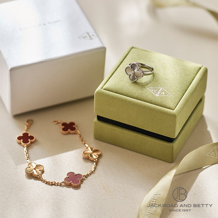 ヴァンクリーフ&アーペル アルハンブラコレクション