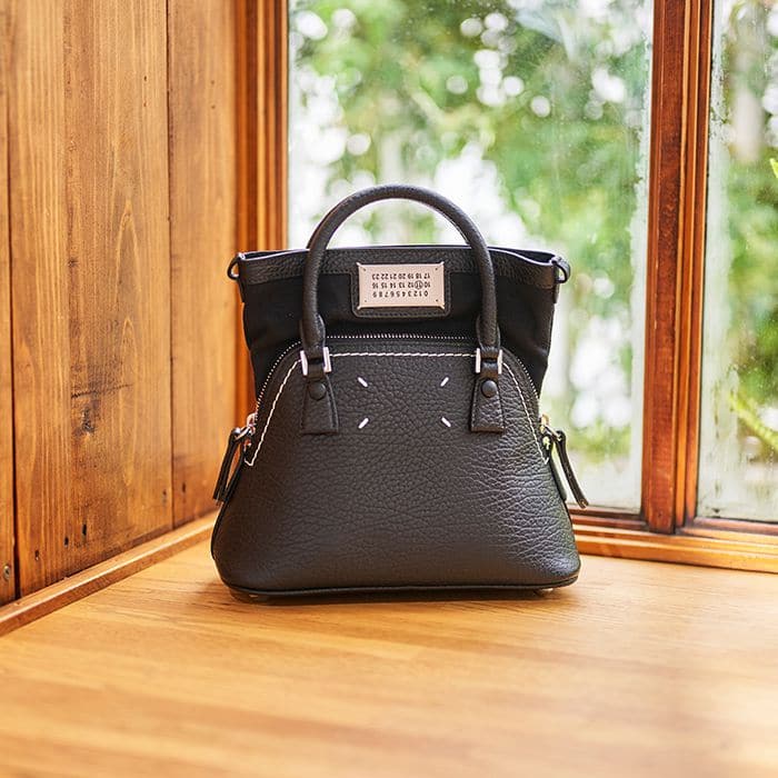 シンプルでありながらもメゾン マルジェラらしさが詰まったバッグ