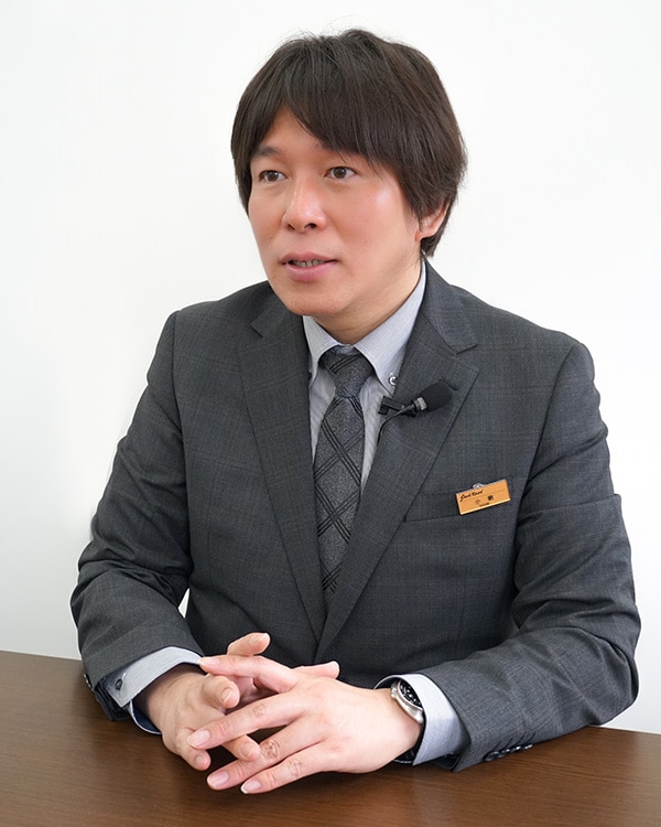 スタッフ小網