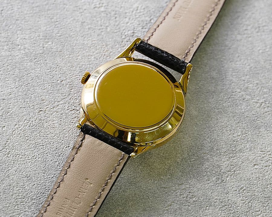 IWC ラウンド オートマチックの裏ぶたイメージ