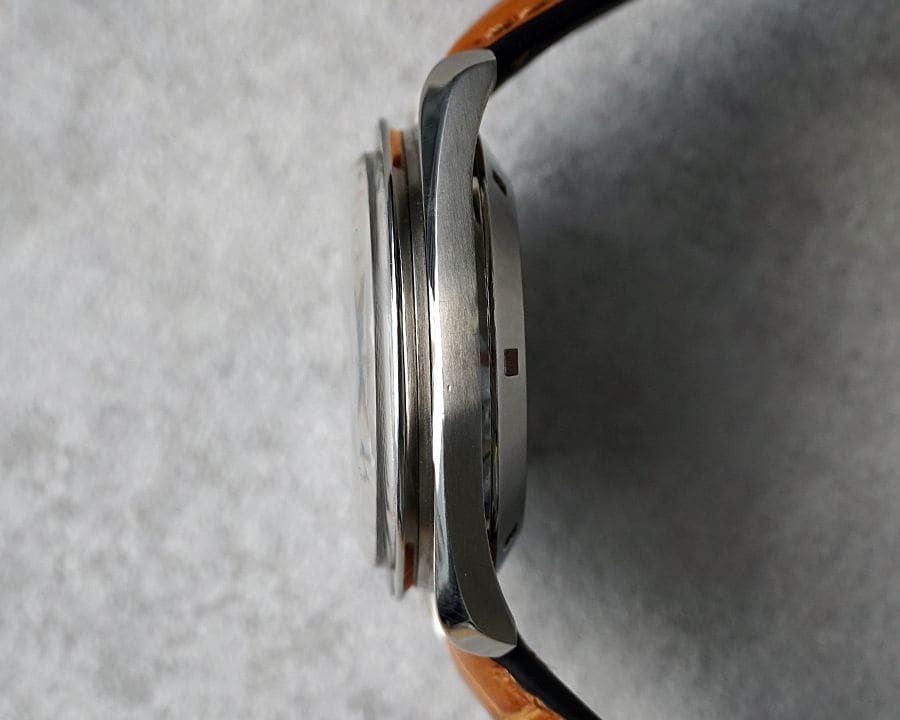 オメガ スピードマスター プロフェッショナル 5th ストレートライティング Ref.145.022-69stの逆サイドイメージ