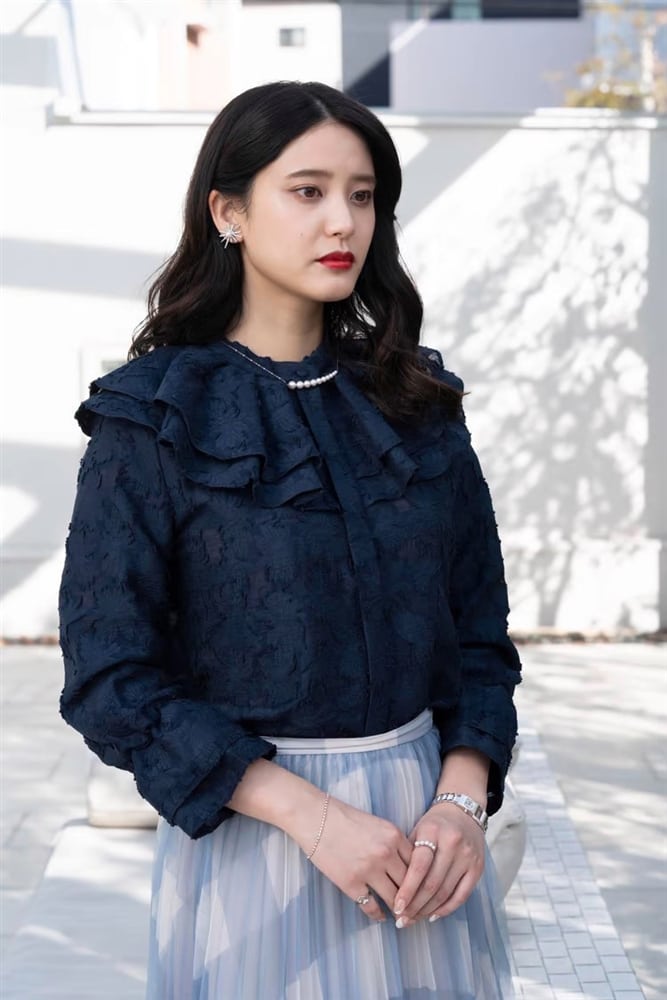 山崎紘菜さん着用 ピアジェ ミスプロトコール