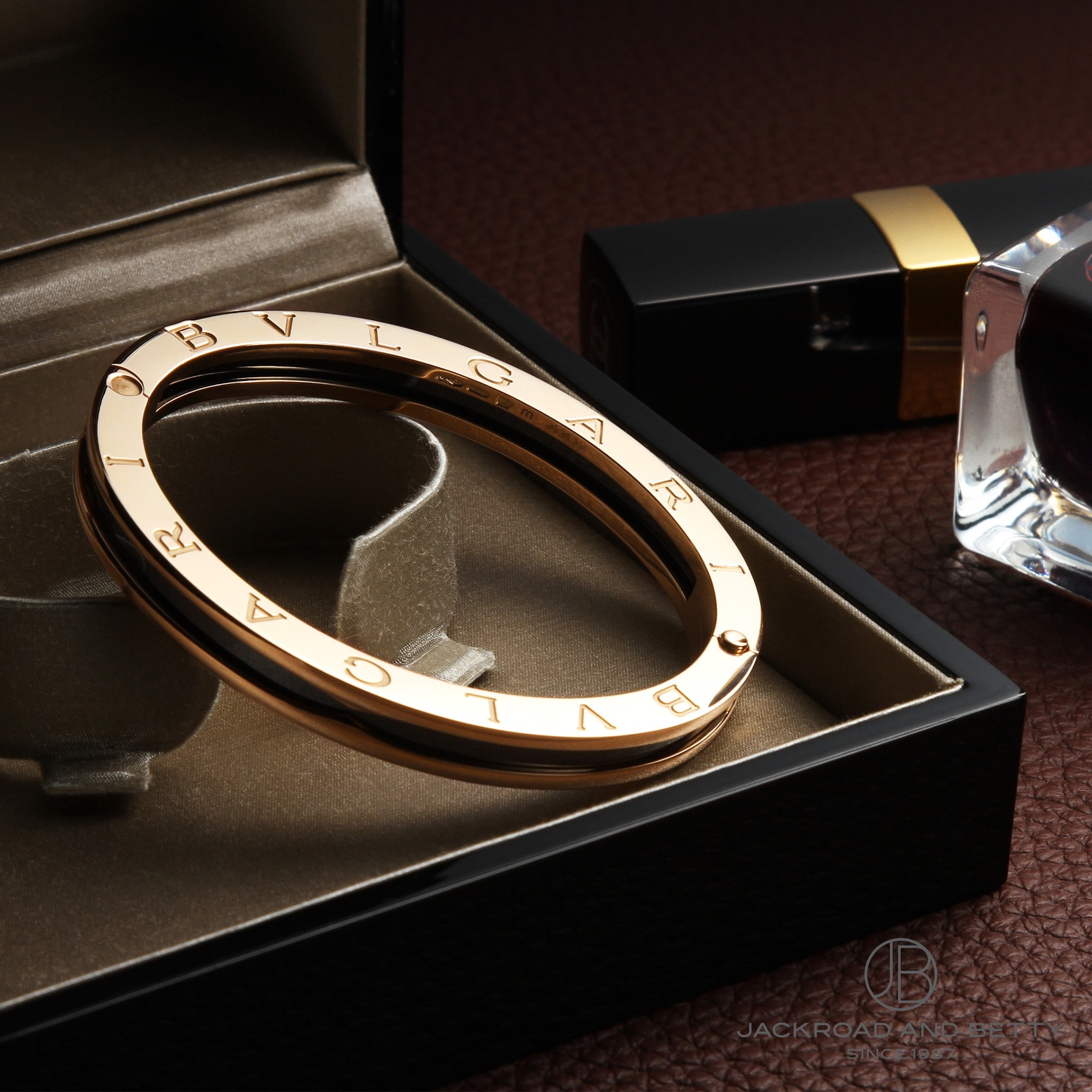 ブルガリ ビー・ゼロワン バングル