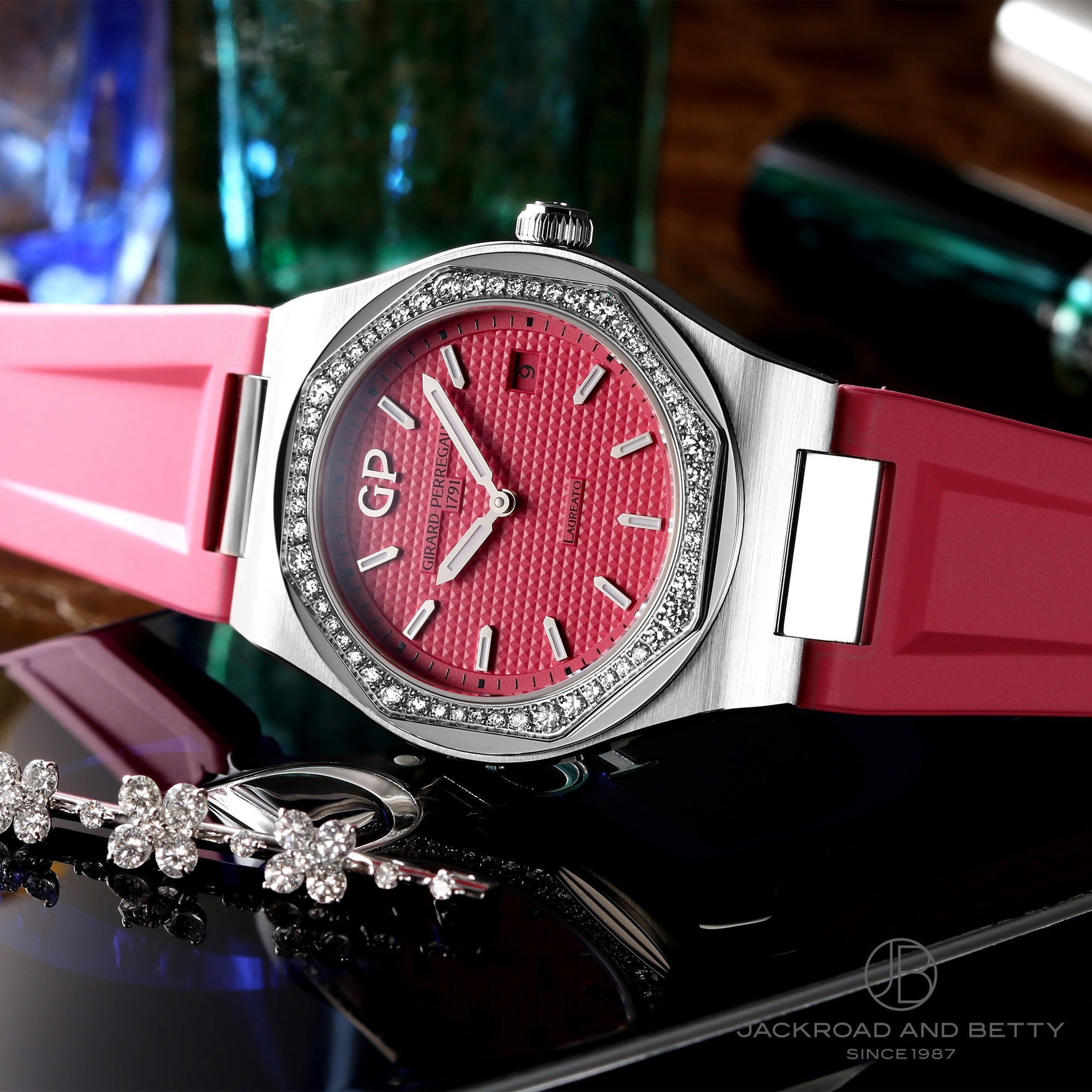 ジラール・ペルゴ ロレアート 34mm サマー エディション 80189D11A1822FK9A イメージ写真