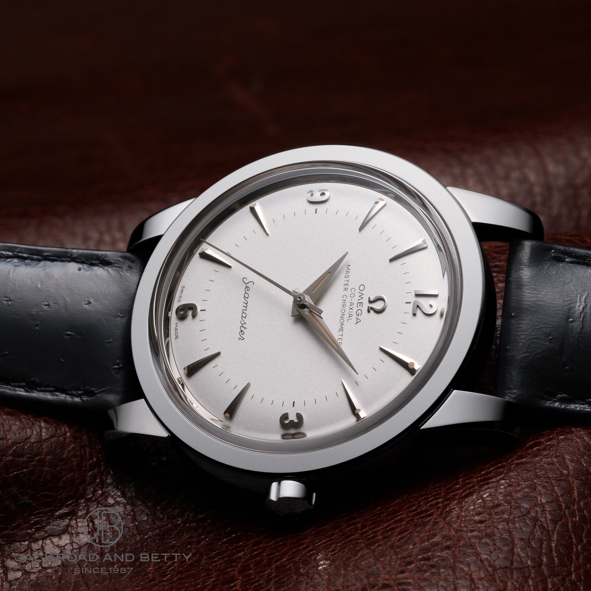 オメガ シーマスター 1948 コーアクシャル マスター クロノメーター 38mm 世界限定1948本 Seamaster 1948 Co-Axial Master Chronometer Master 511.13.38.20.02.001 箱 保証書 バンド×2 SS/革 メンズ時計 ホワイト 美品 【新品】