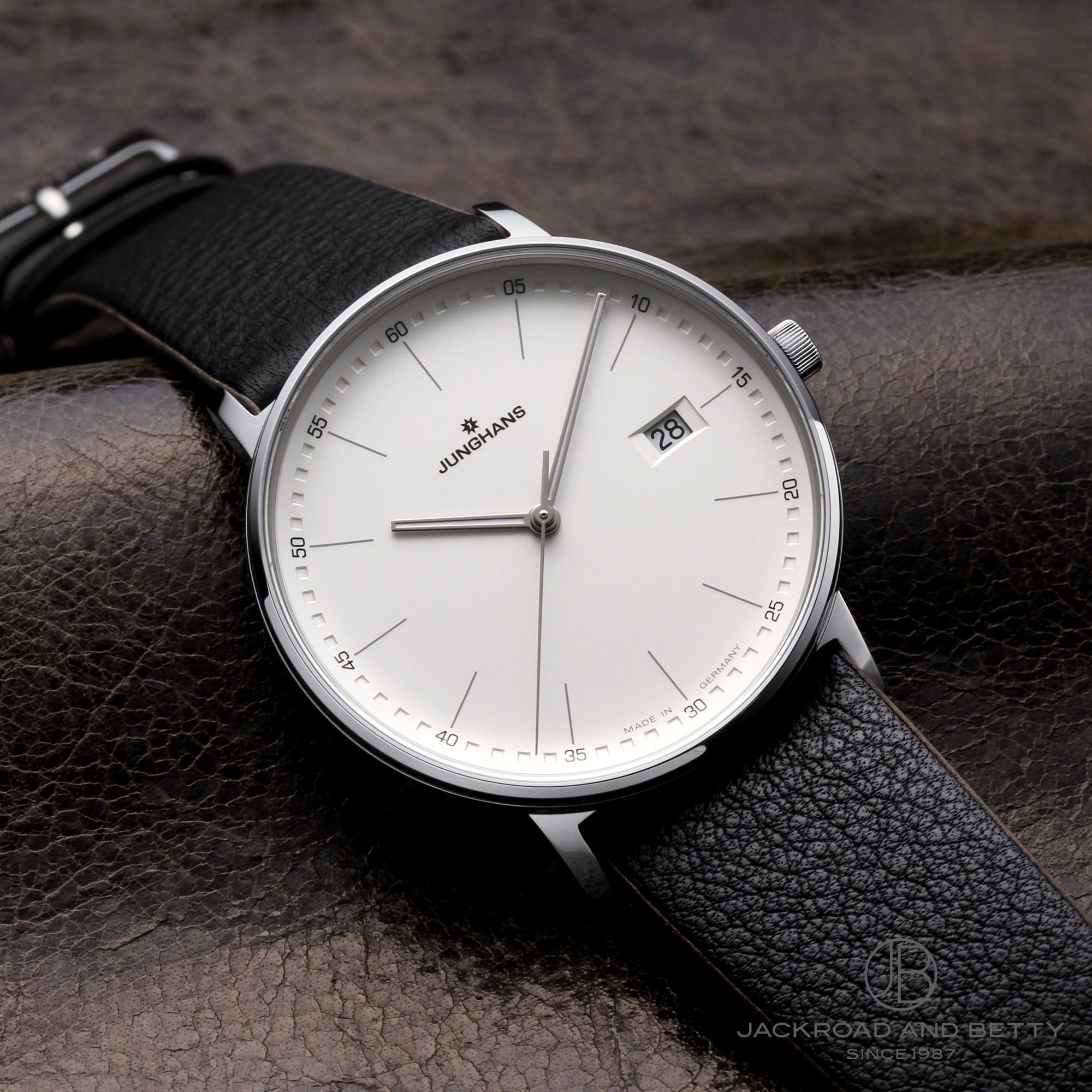 JUNGHANS クォーツ