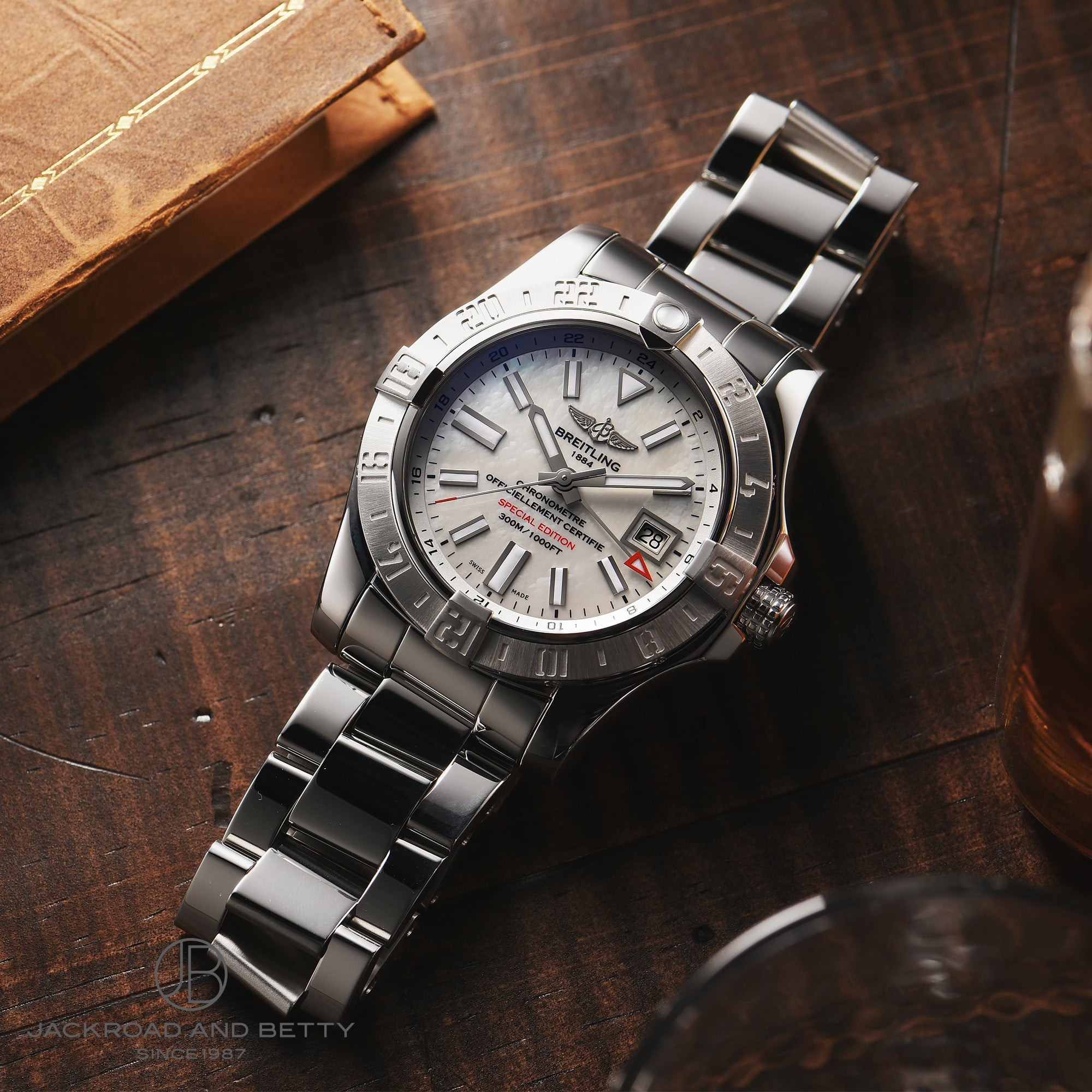 BREITLING アベンジャーⅡ GMT マザーオブパール