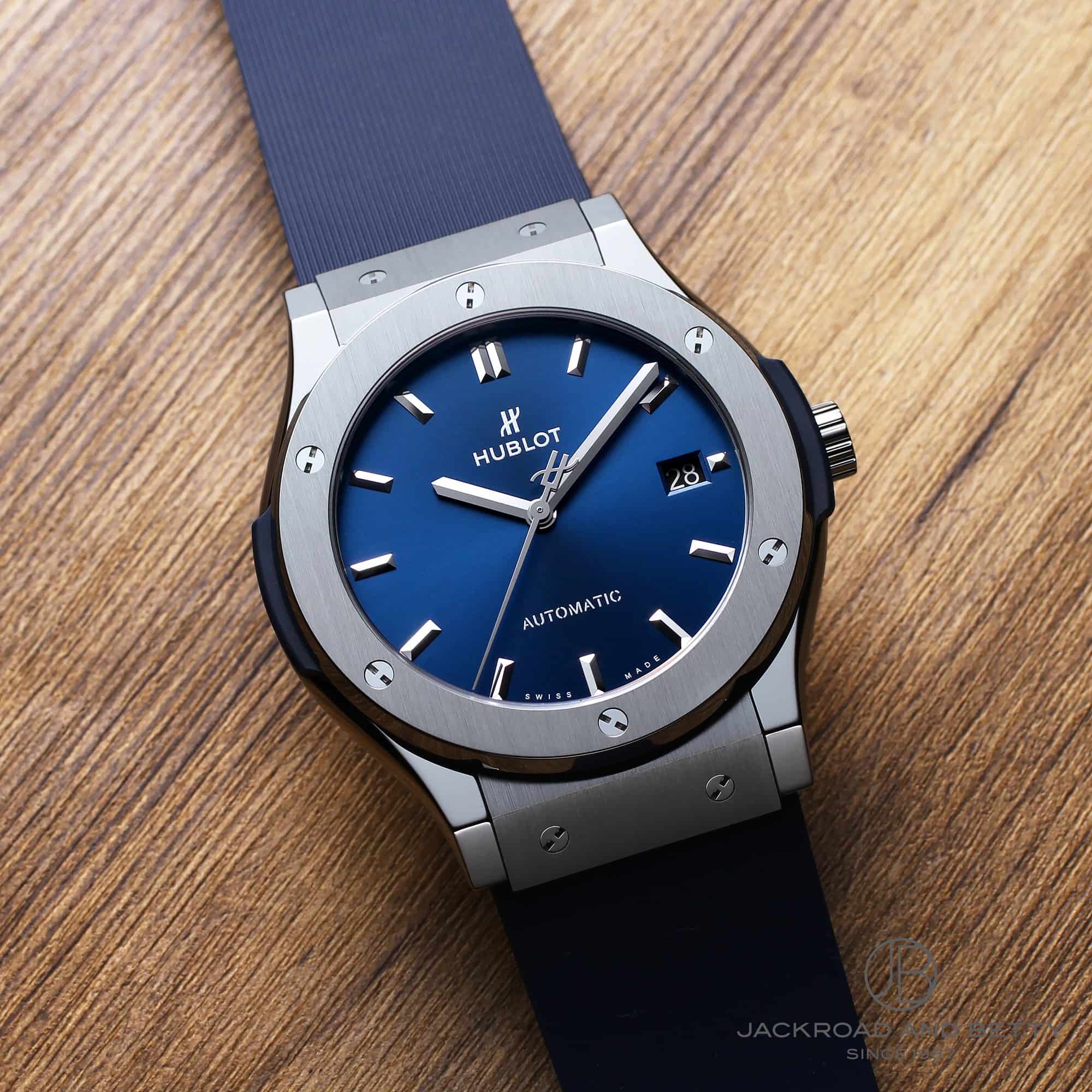 ウブロ クラシック・フュージョン チタニウム ブルー 511.NX.7170.LR【USED A】：Hublot20017671