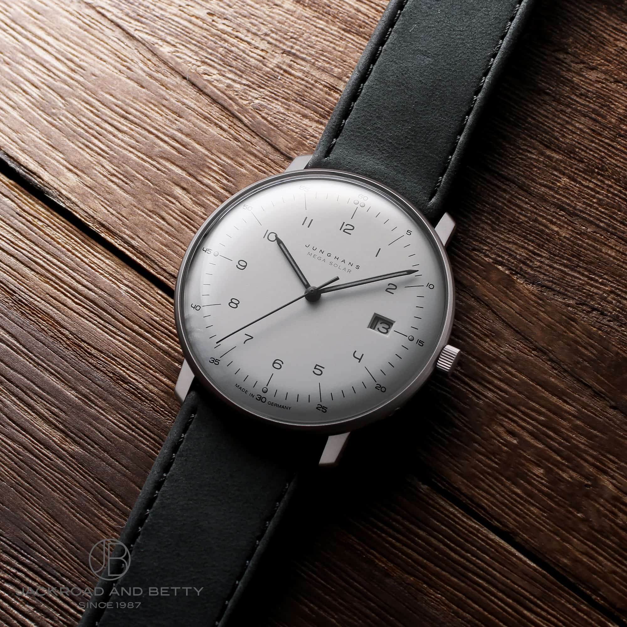 ユンハンス マックス・ビル メガ JUNGHANS Max Bill Mega