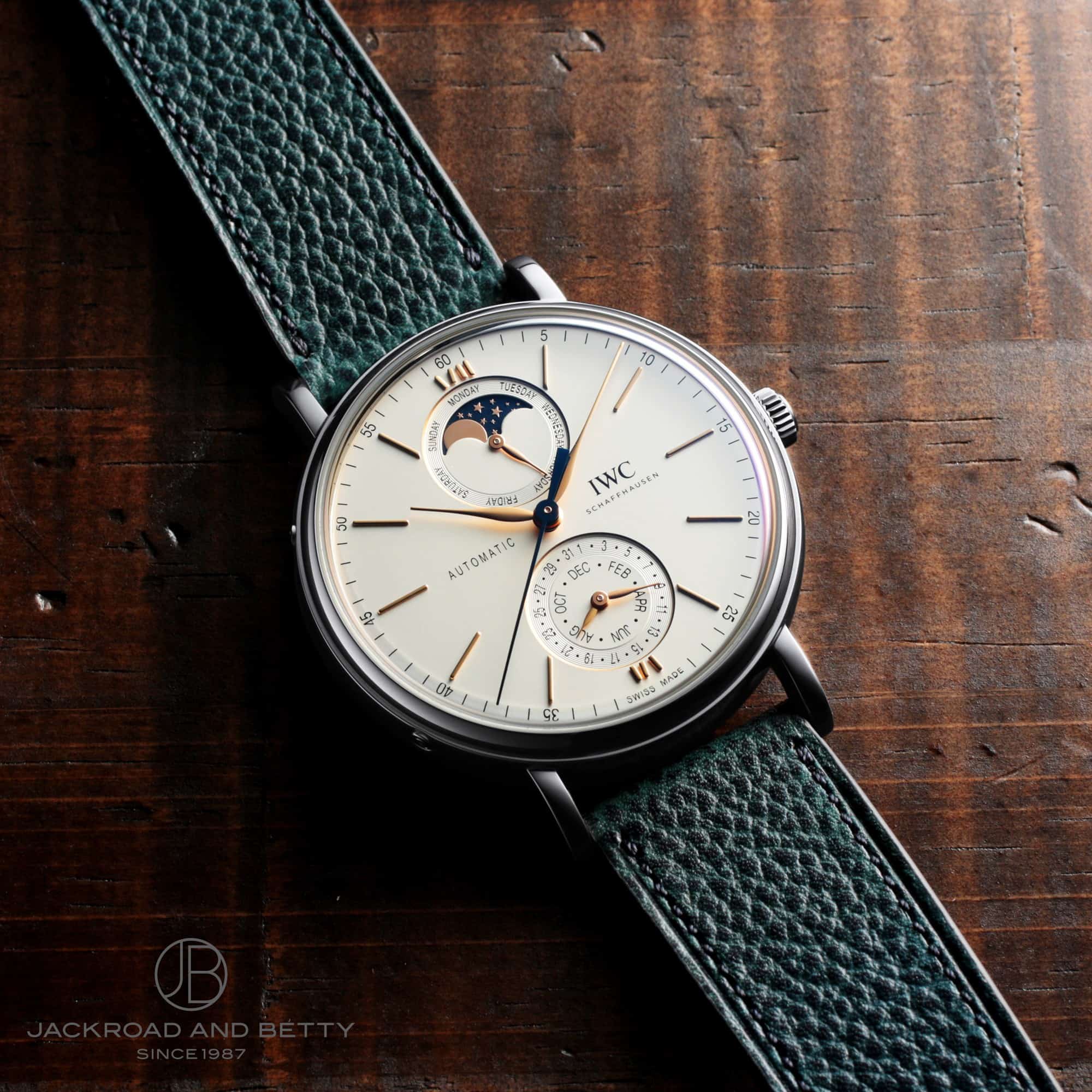 IWC |[gtBm Rv[g J_[ IW359001 C[Wʐ^