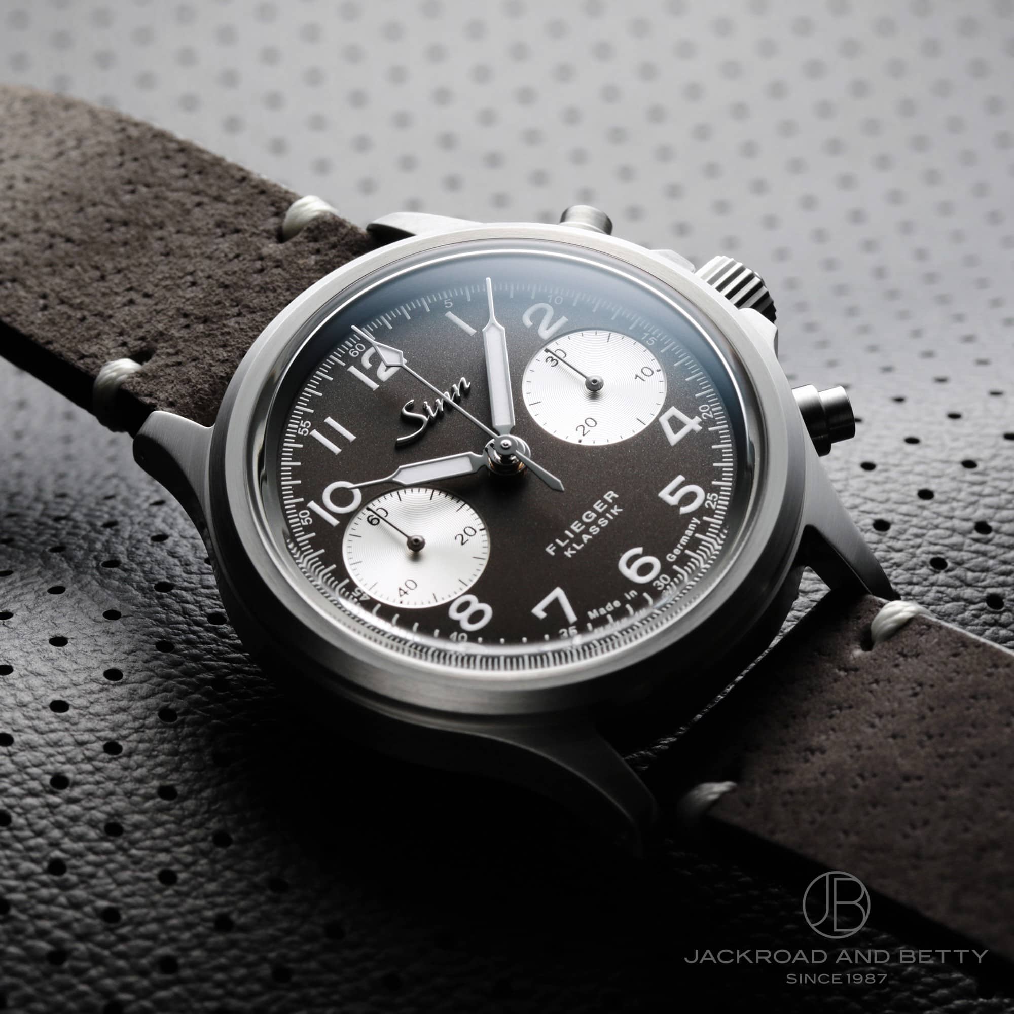 W 356 t[K[NVbN ~ebh 356.FLIEGER.KLASSIK.JUB C[Wʐ^