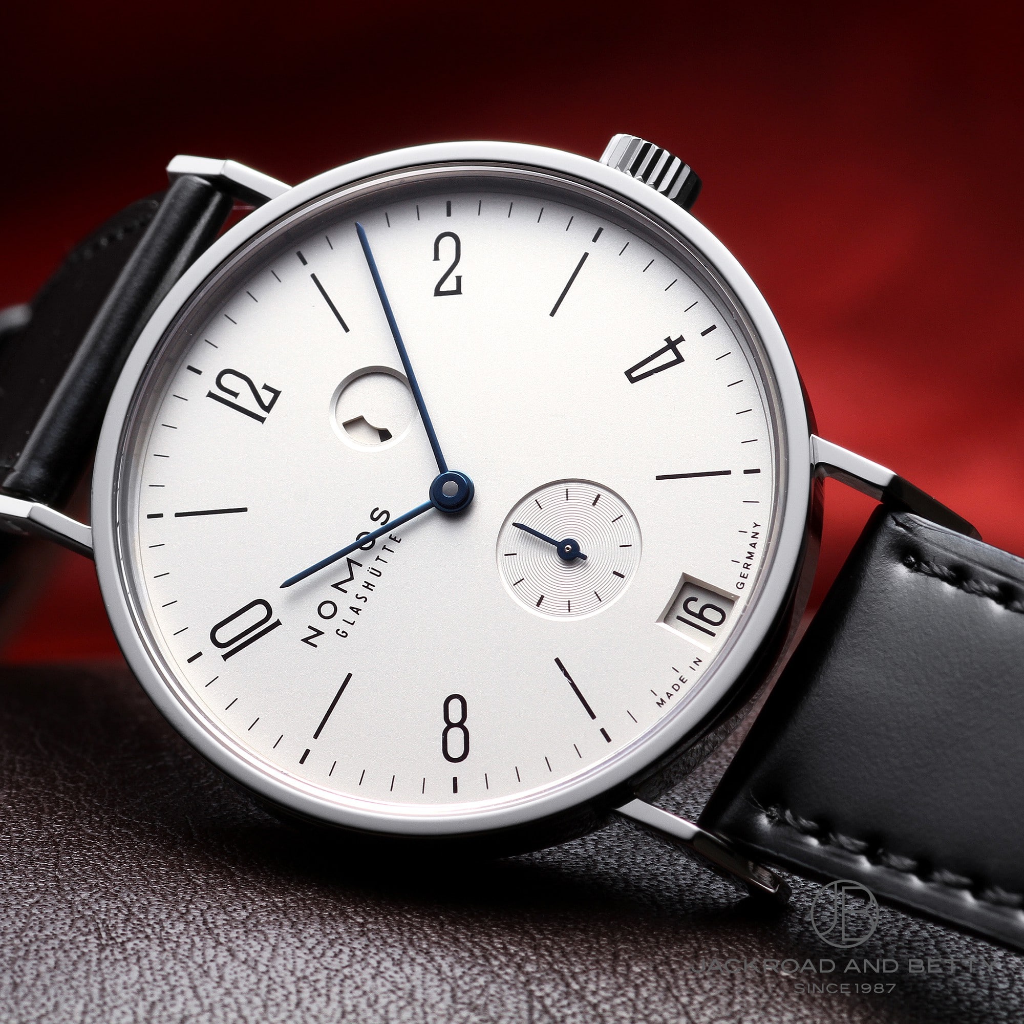 NOMOS tangente date power reserve ノモス