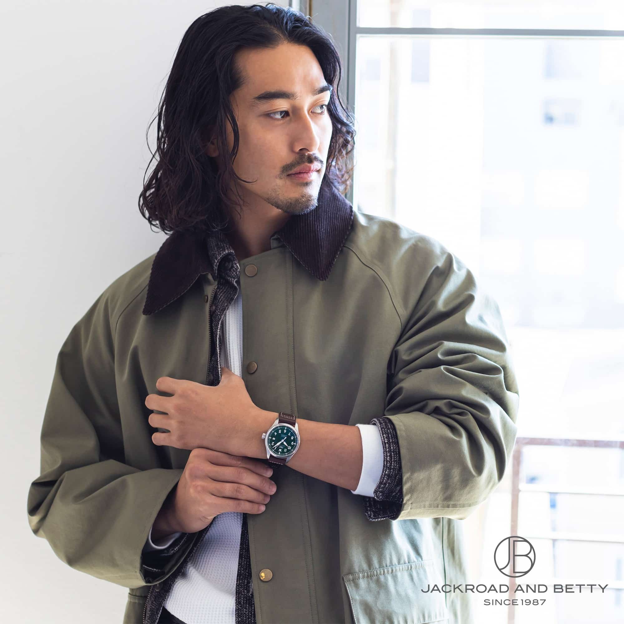 IWC }[N XX IW328205 jfpC[W