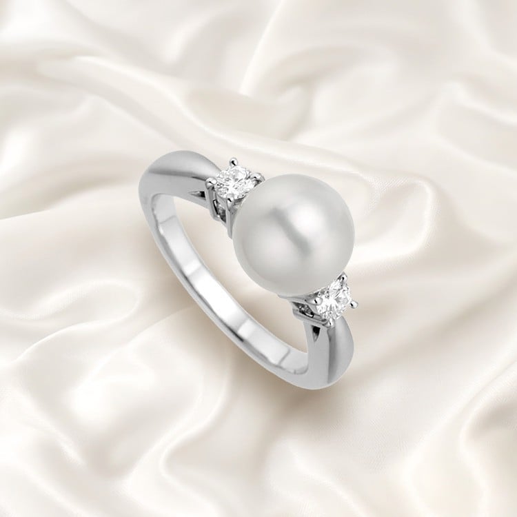 MIKIMOTO