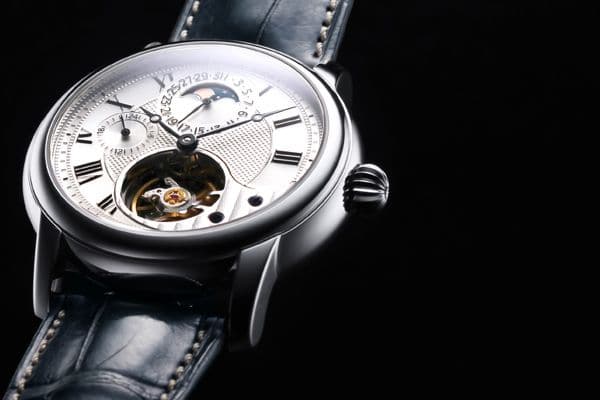 tfbNERX^g FREDERIQUE CONSTANT