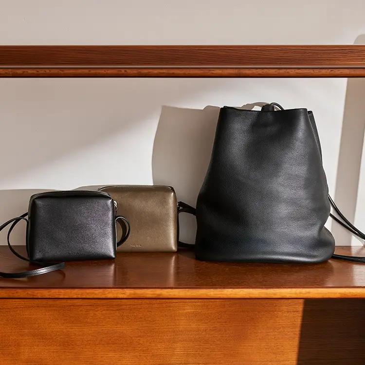 ザロウ 高級レザー ショルダーバック ブラック REGENT CROSSBODY ショルダーバッグ レザー ブラック ザロウ – RECLO