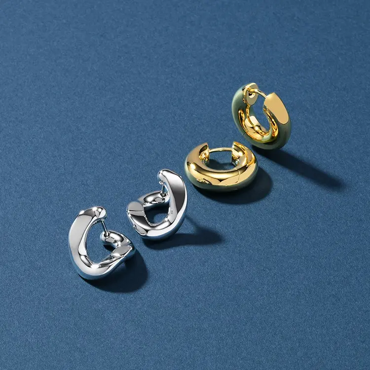 トムウッド ピアス・イヤリング