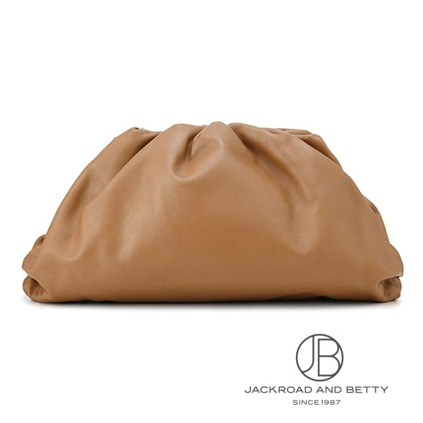 クラッチバッグ Bottega Veneta Camel Suede Medium Clutch クラッチバッグ BOTTEGA VENETA CAMEL SUEDE MEDIUM CLUTCH