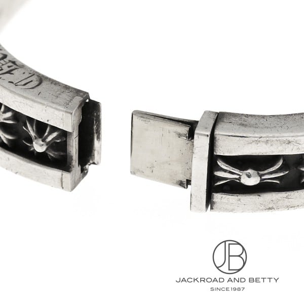 クロムハーツ ナローV CHプラス バングルブレスレット シルバー