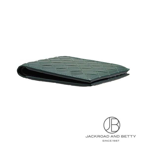 携帯性に優れた薄型フォルム