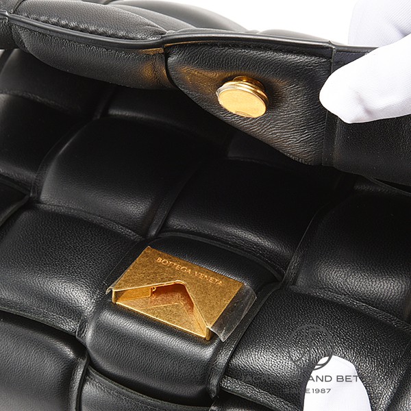 チェーン カセット ショルダーバッグ ブラック 黒[631421 VBWZ0 8425