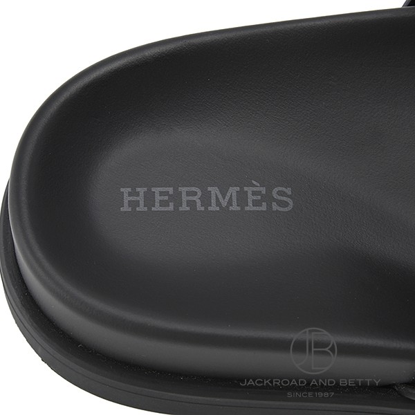 HERMES【デニム×レザーがカッコイイ！】シプレ サンダル サンダル 《シプレ》 | Hermès - エルメス-公式サイト