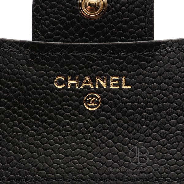 Shop CHANEL Classic Small Flap Wallet (AP0231 Y01864 C3906) by design◇base