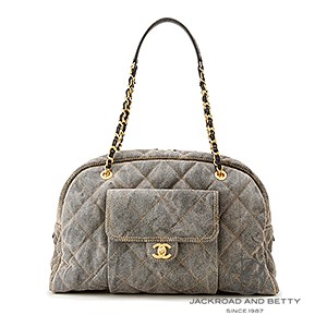 Boy chanel スモール ハンドバッグ、カーフスキン、ブラック