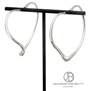 Tiffany & Co. オープン ハート フープ ピアス