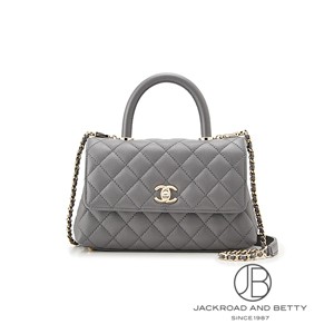 国内即発 CHANEL マトラッセ フラップ ロゴ入りハンドル 国内即発 CHANEL マトラッセ フラップ ロゴ入りハンドル