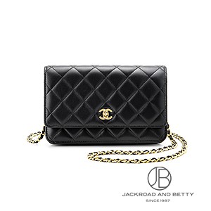 CHANELブラックウォレット シャネル CHANEL 三つ折り財布 マトラッセ コンパクトウォレット