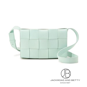 BOTTEGA VENETA カセット スマフォホルダー ライトブルー BOTTEGA VENETA カセットフォンホルダー ライトブルー 大人気