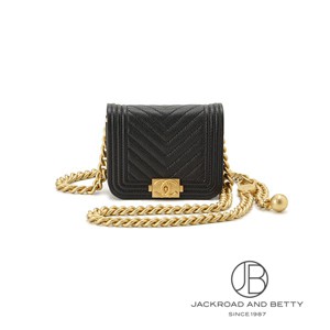 【機能的でコンパクト★アレンジ自在♪】CHANEL ベルト バッグ 注目の新デザイン】機能的で重宝☆CHANEL☆クラッチバック