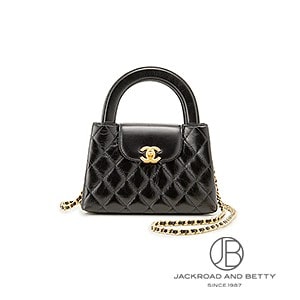 これからの季節にピッタリ♪【CHANEL】ショッピング バッグ ショッピング バッグ、シャイニー ラムスキン、ブラック
