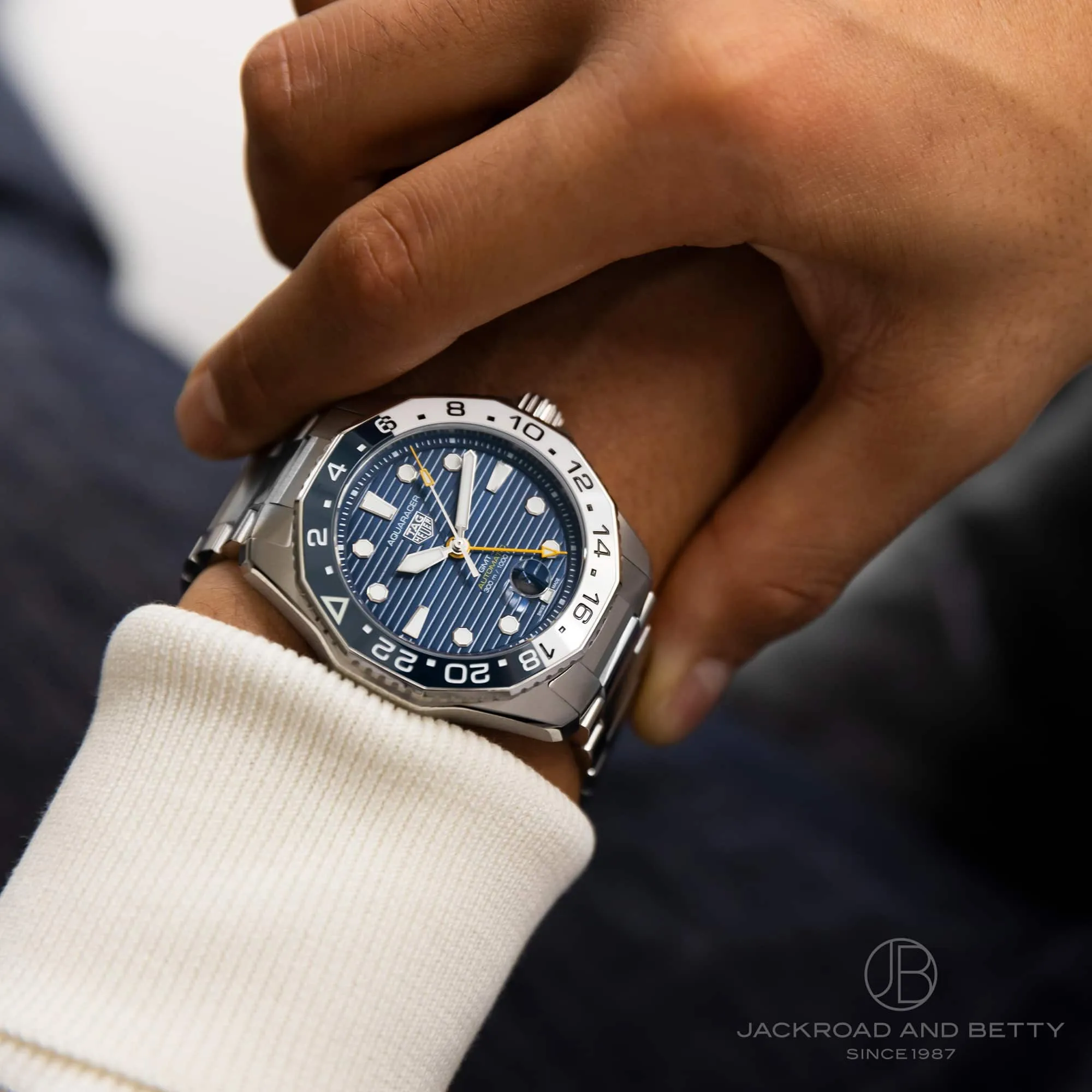 TAG HEUER ANA[T[ vtFbVi 300 Lo[7 GMT Ref.WBP2010.BA0632